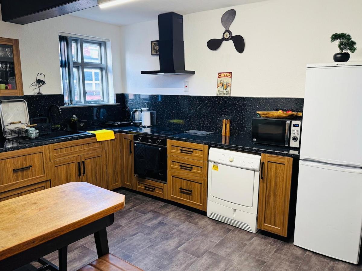 The Pub House - Timeless Charm Apartment Leicester